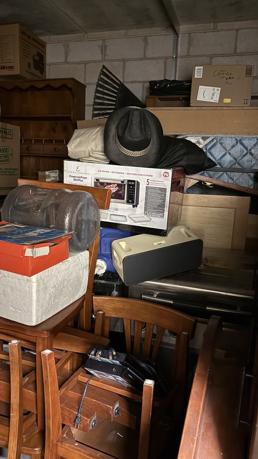 10 x 15 storage unit in Phoenix, AZ