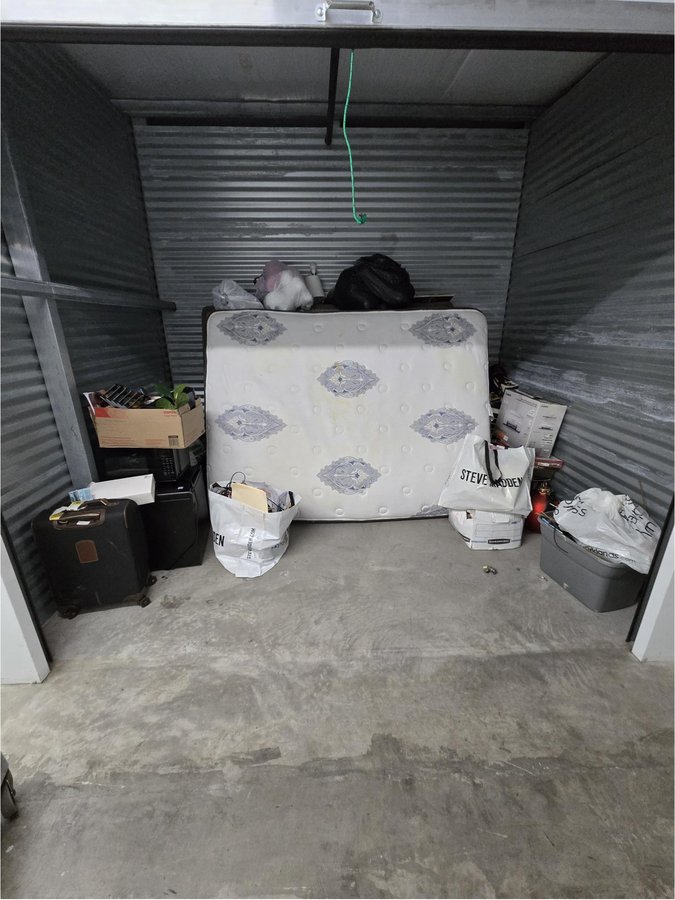 7 x 10 storage unit in Baltimore, MD