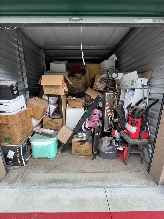 10 x 20 storage unit in Eastvale, CA