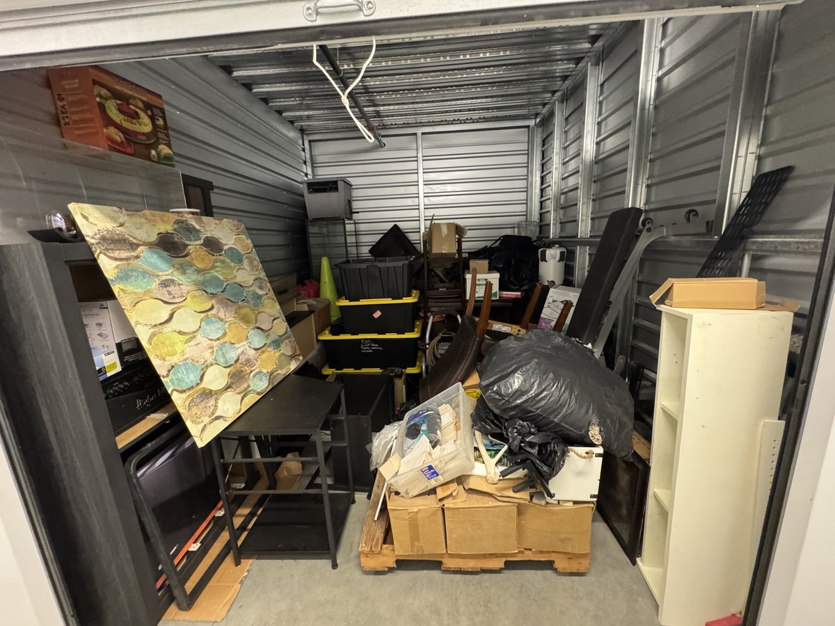 10 x 12 storage unit in Eastvale, CA
