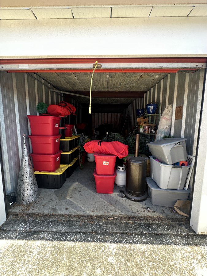 10 x 30 storage unit in Eustis, FL