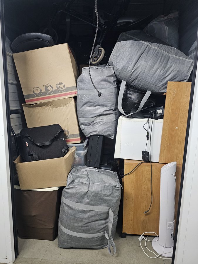 5 x 5 storage unit in Pomona, CA