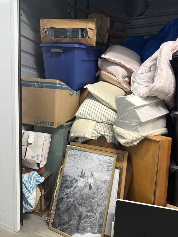 10 x 7 storage unit in Murrieta, CA