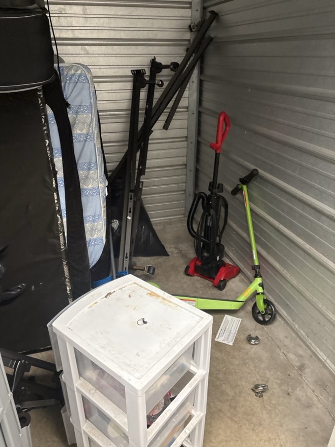 10 x 7 storage unit in Griffith, IN