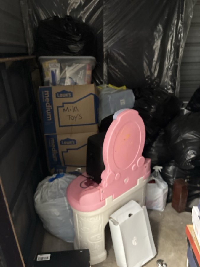 10 x 7 storage unit in Griffith, IN
