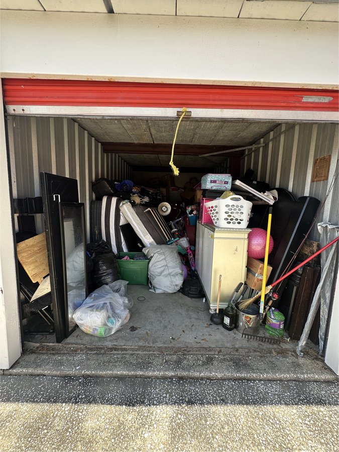 10 x 20 storage unit in Eustis, FL