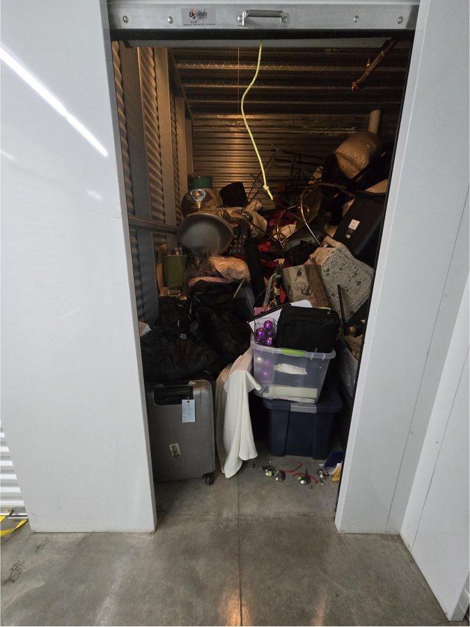 10 x 10 storage unit in Baltimore, MD
