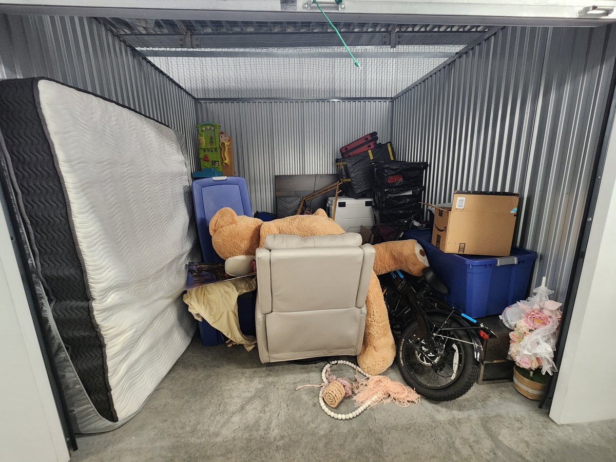 10 x 10 storage unit in Poinciana, FL