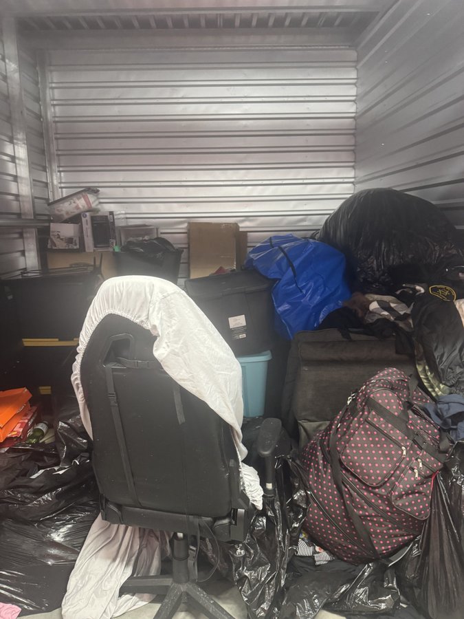 10 x 12 storage unit in Glendora, CA