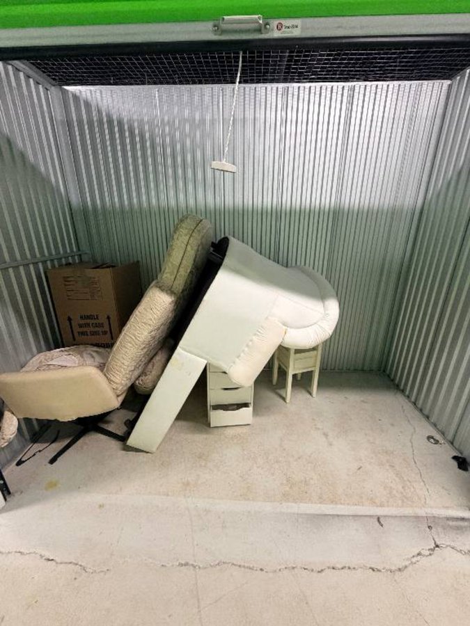 10 x 5 storage unit in Milwaukee, WI