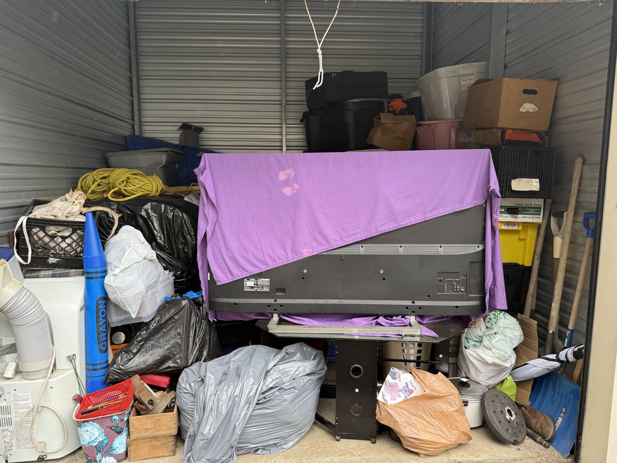 10 x 10 storage unit in Shelton, WA