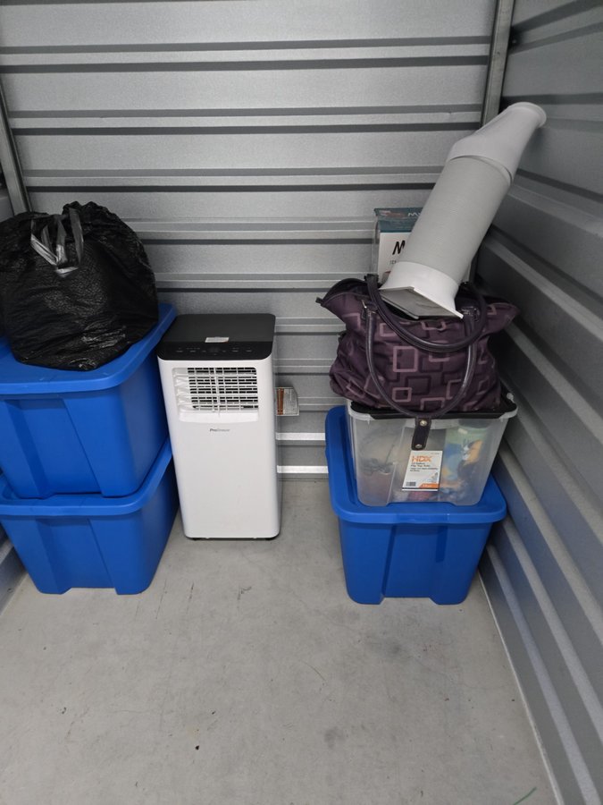 5 x 5 storage unit in Lake Worth, FL