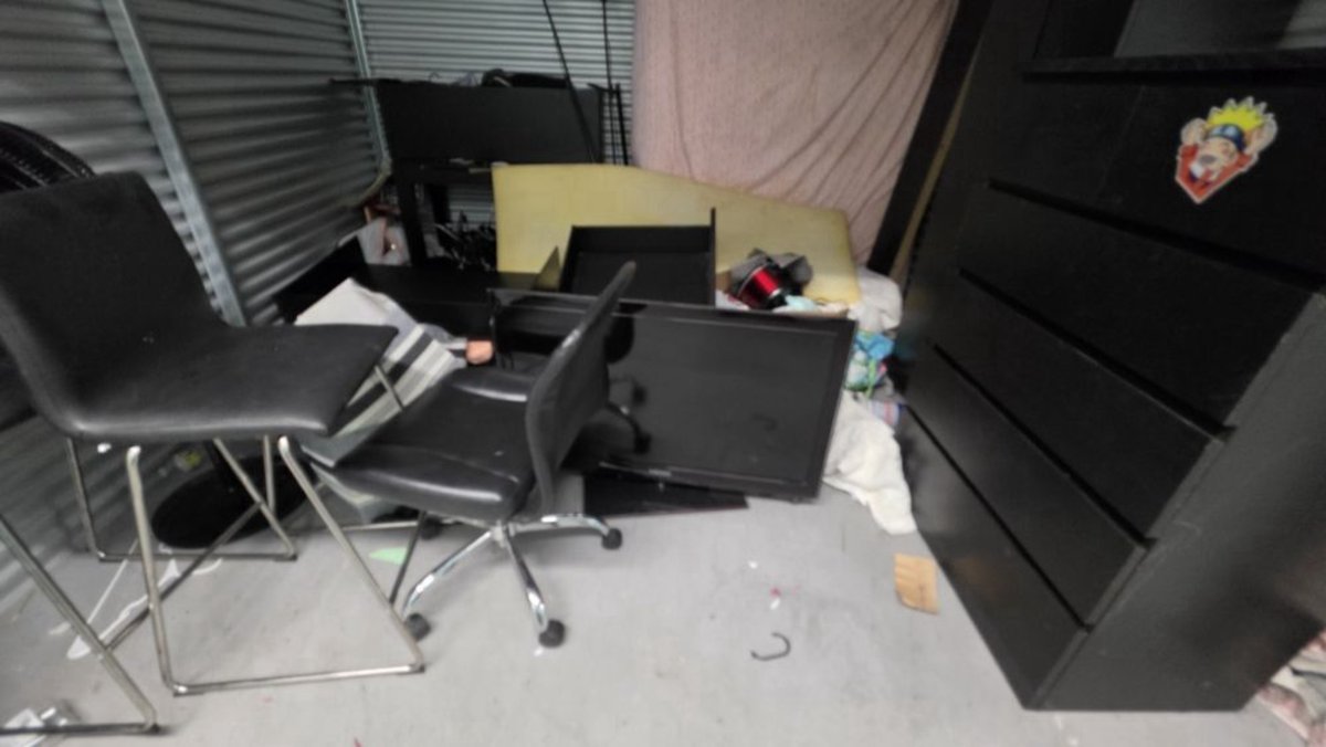 10 x 10 storage unit in Miami Gardens, FL