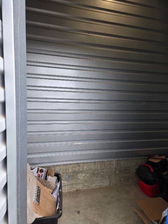 10 x 5 storage unit in Spokane, WA