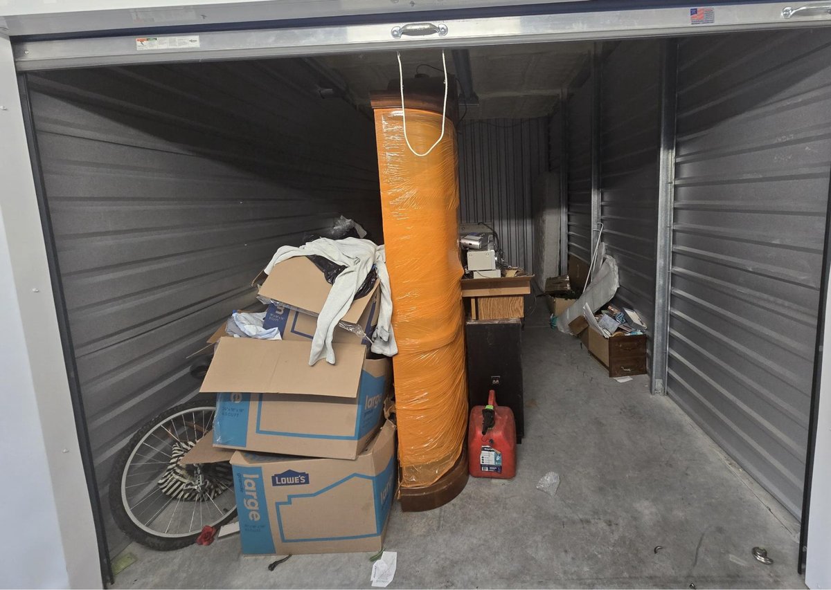 10 x 20 storage unit in Fairview Heights, IL