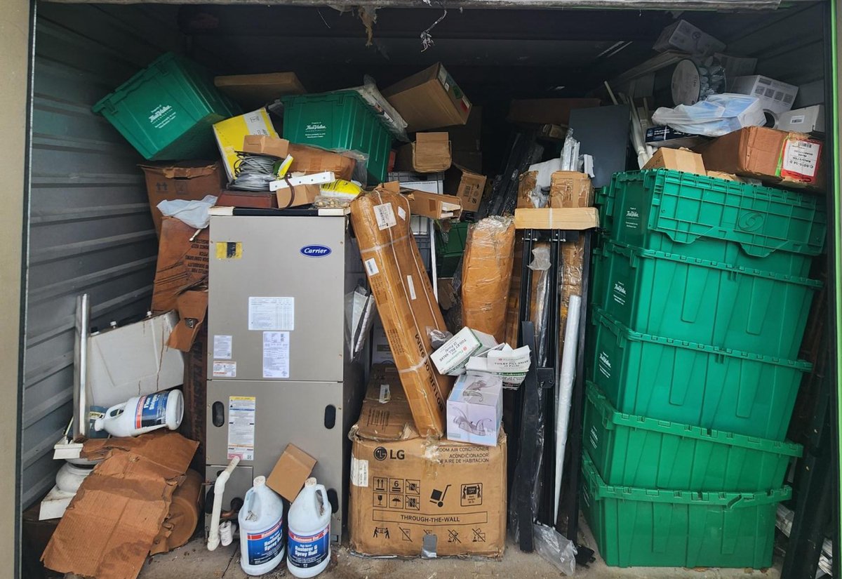 10 x 20 storage unit in Orlando, FL