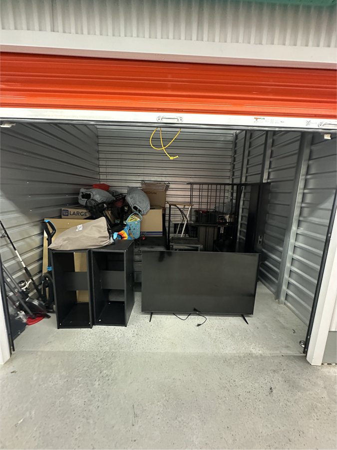 10 x 10 storage unit in Leesburg, FL