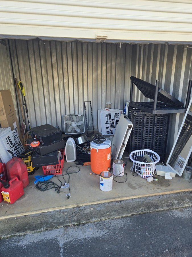 10 x 10 storage unit in Stanley, NC