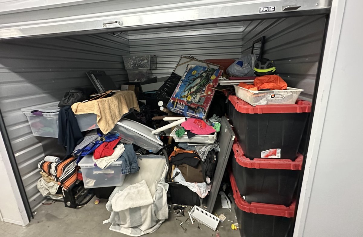 10 x 10 storage unit in Harbor City, CA