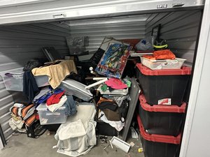 10 x 10 unit in Harbor City