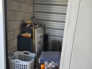 4 x 5 unit in Pomona