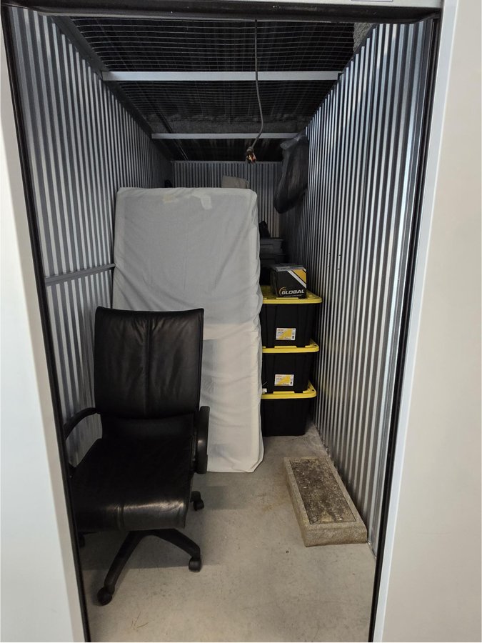 5 x 15 storage unit in Middle River, MD