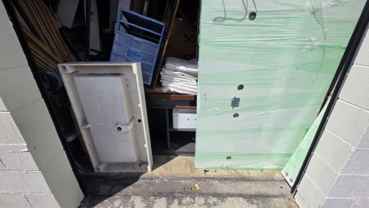 10 x 15 storage unit in Hallandale, FL