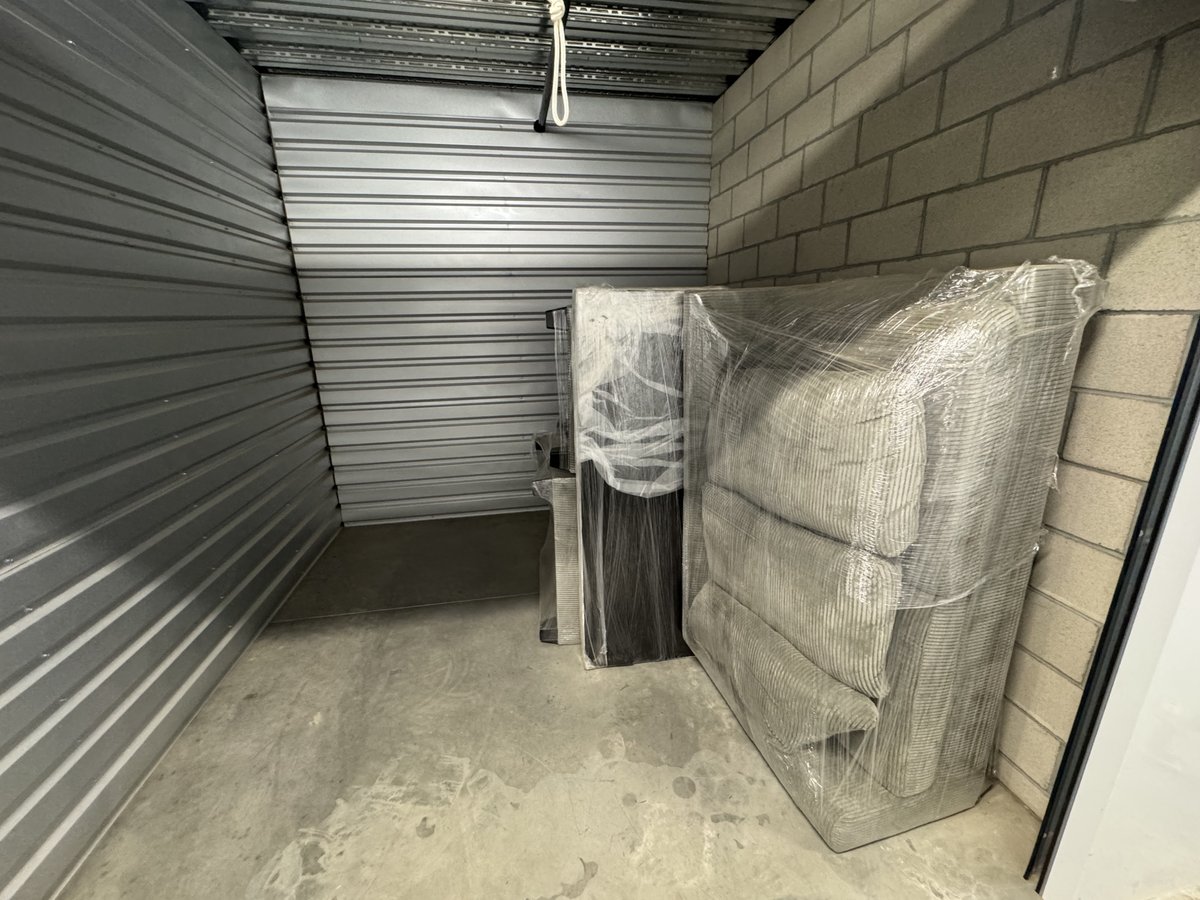 10 x 10 storage unit in Eastvale, CA