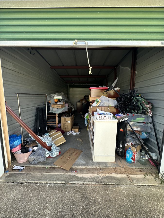 10 x 25 storage unit in Leesburg, FL