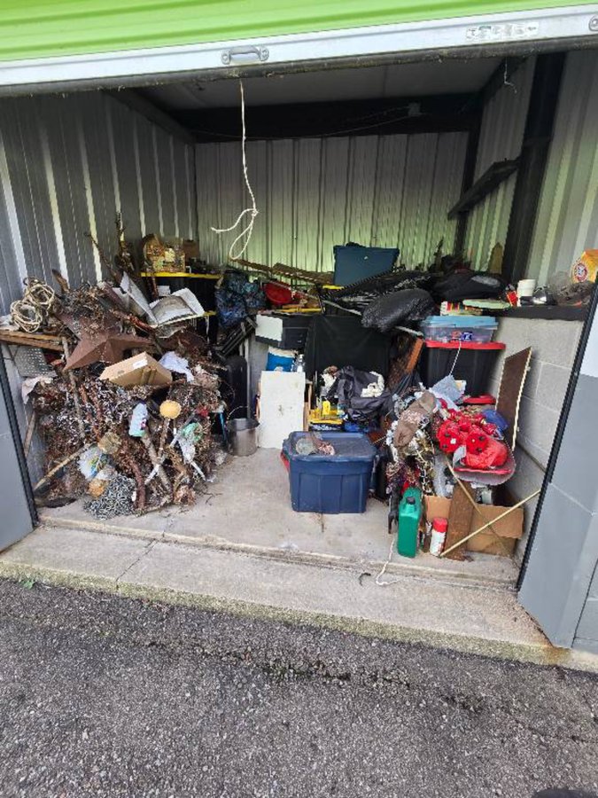 10 x 10 storage unit in Ypsilanti, MI