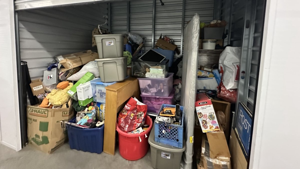 10 x 7 storage unit in Harbor City, CA