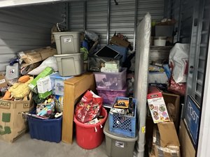 10 x 7 storage unit in Harbor City, CA