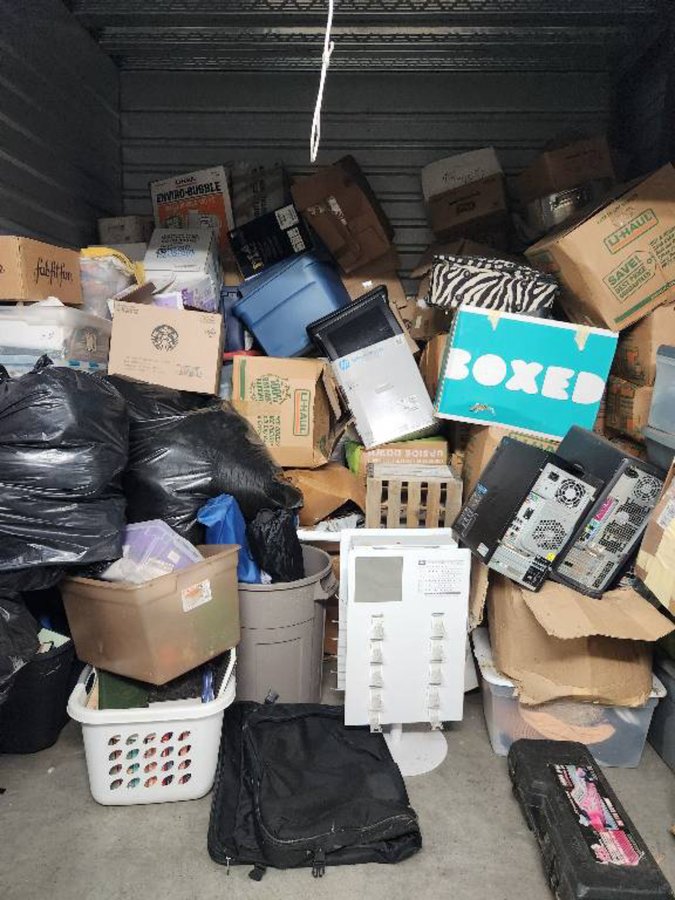10 x 10 storage unit in Houston, TX
