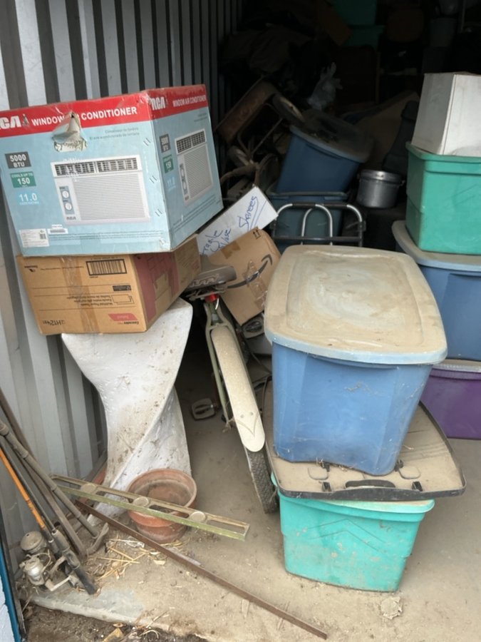 10 x 20 storage unit in Banning, CA