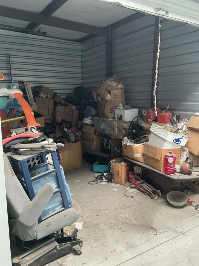 10 x 15 storage unit in Stockton, CA
