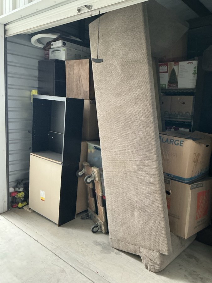 10 x 30 storage unit in Stockton, CA