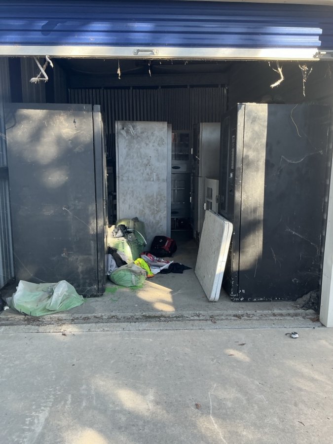 10 x 15 storage unit in Stockton, CA