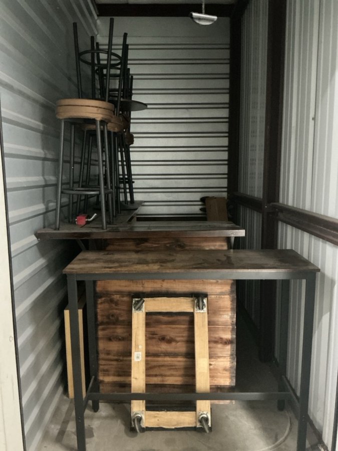 5 x 10 storage unit in Stockton, CA