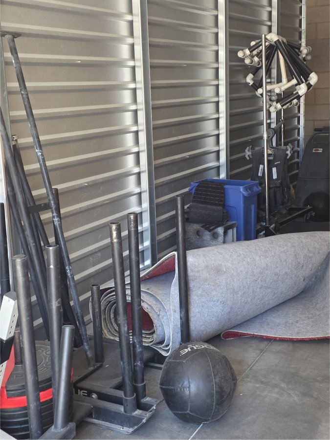 10 x 30 storage unit in Las Vegas , NV