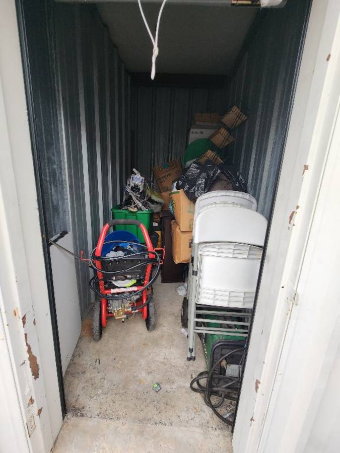 5 x 10 storage unit in Baytown, TX
