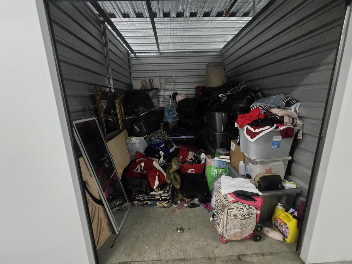 7 x 10 storage unit in Pasadena, MD
