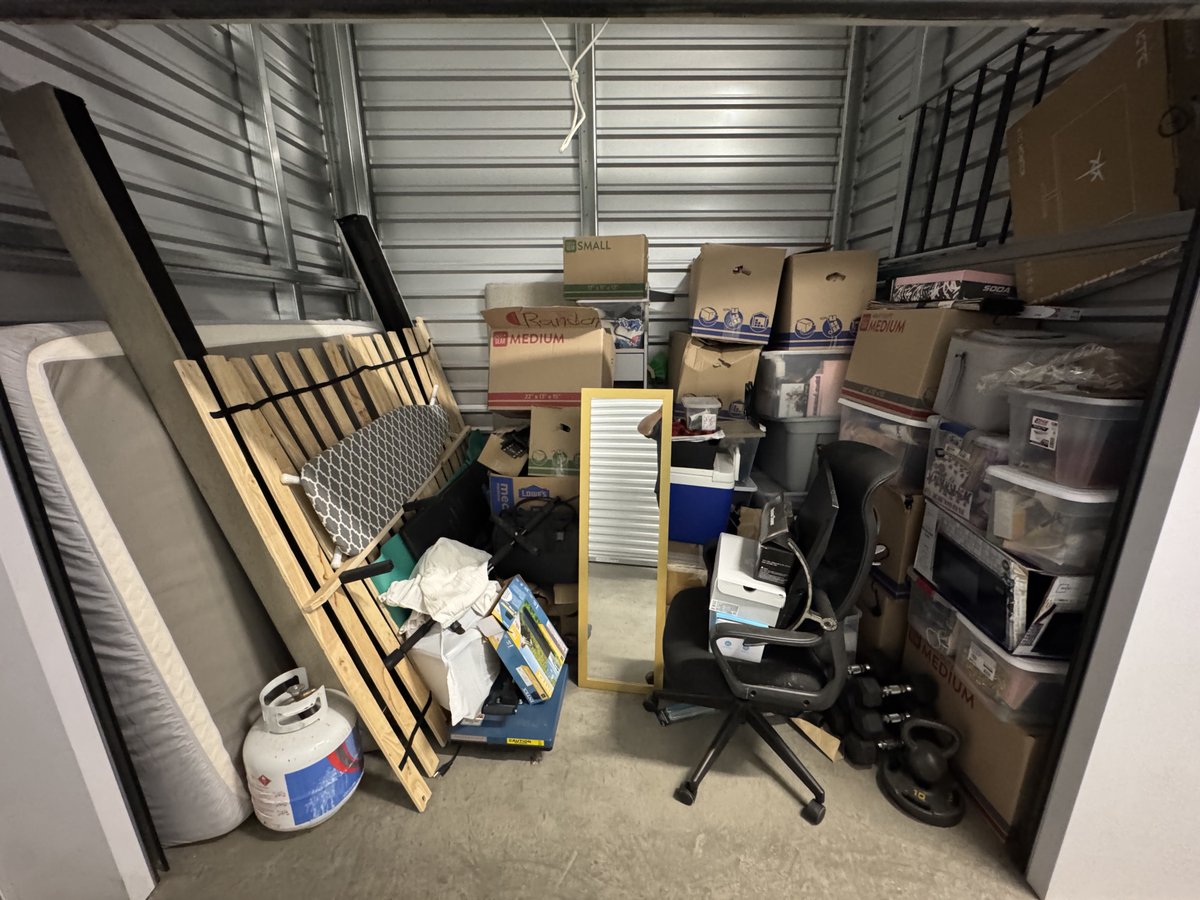 10 x 7 storage unit in Eastvale, CA