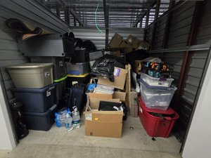 10 x 10 unit in Pasadena
