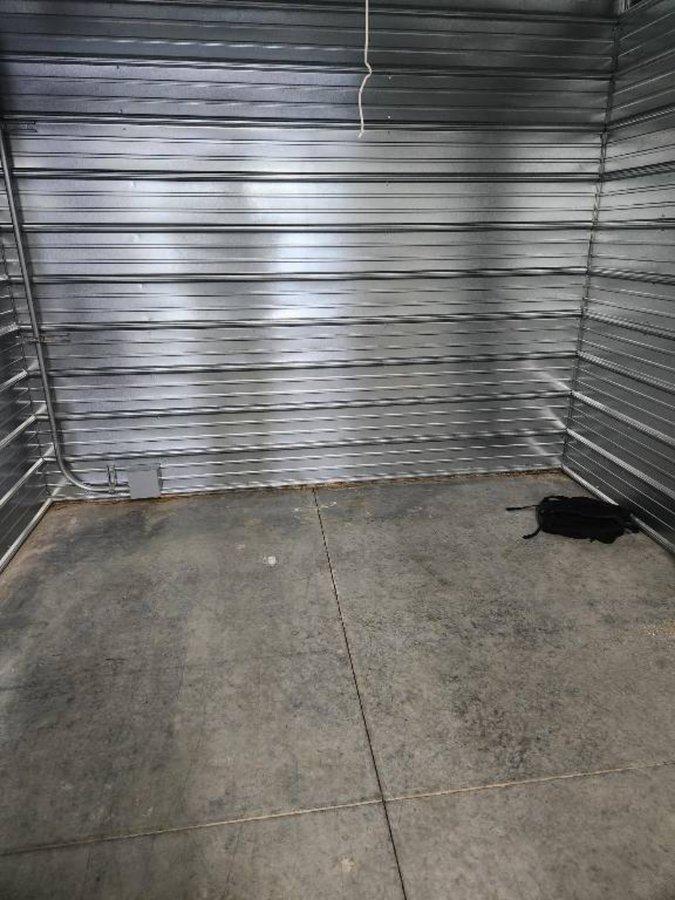 10 x 5 storage unit in St Peters, MO