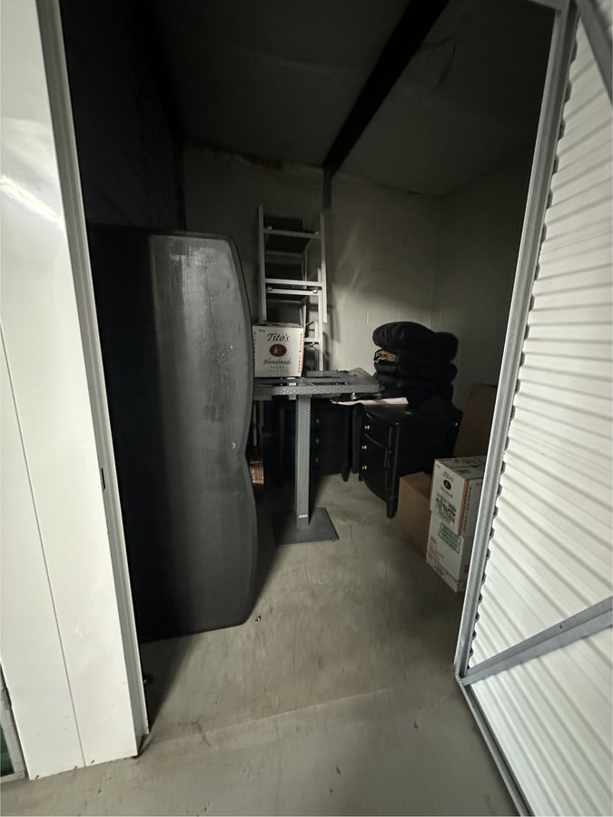 10 x 10 storage unit in Leesburg, FL