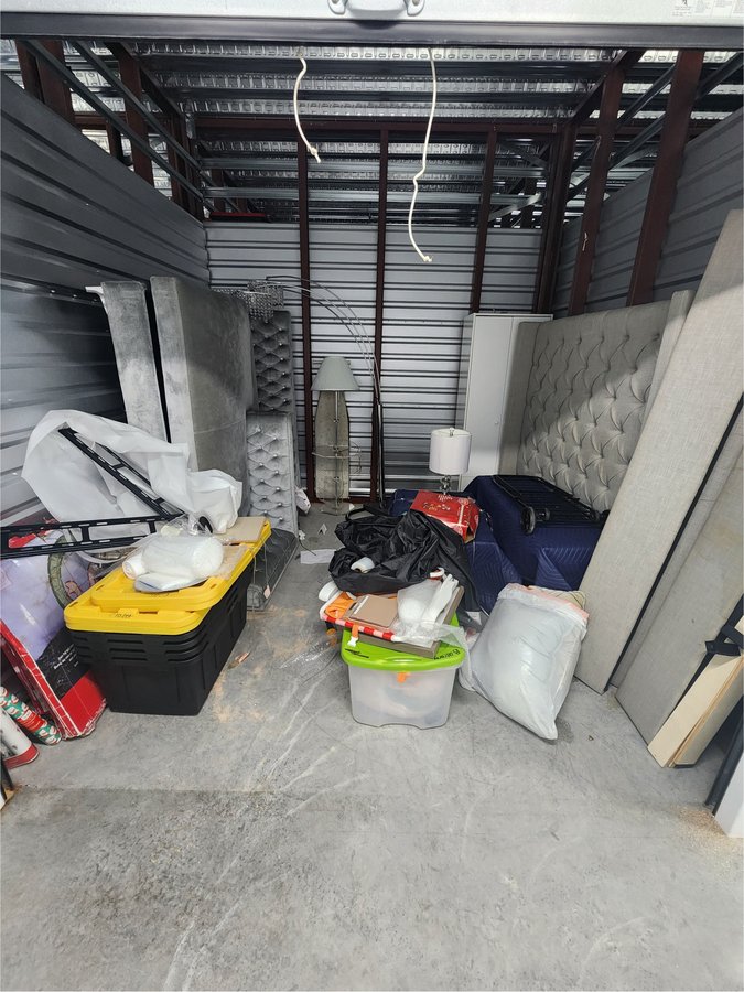 10 x 10 storage unit in Coral Springs, FL