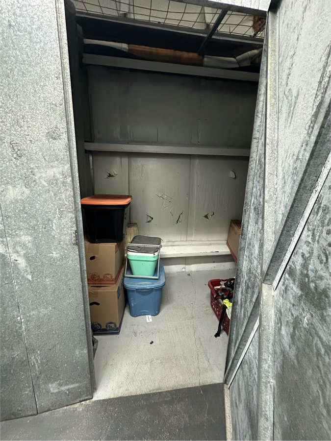 5 x 10 storage unit in Gainesville, FL