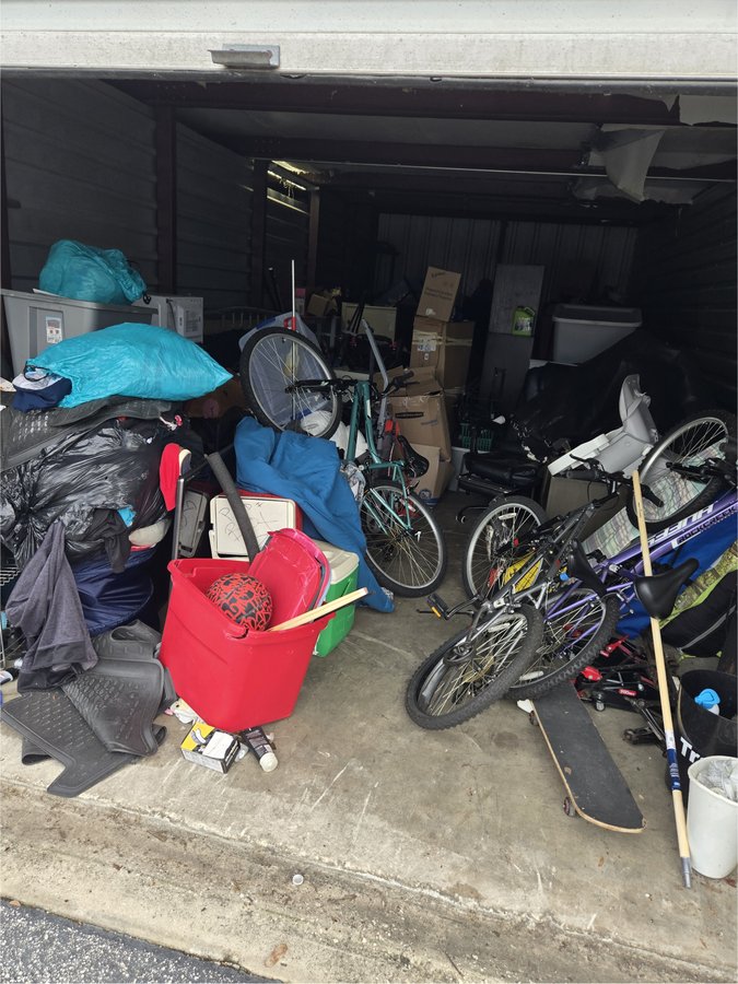 12 x 30 storage unit in Kissimmee, FL