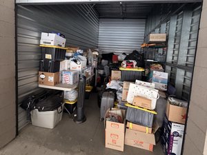 10 x 20 unit in Harbor City