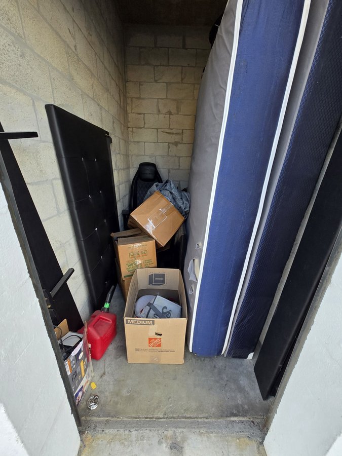 5 x 10 storage unit in North Miami, FL